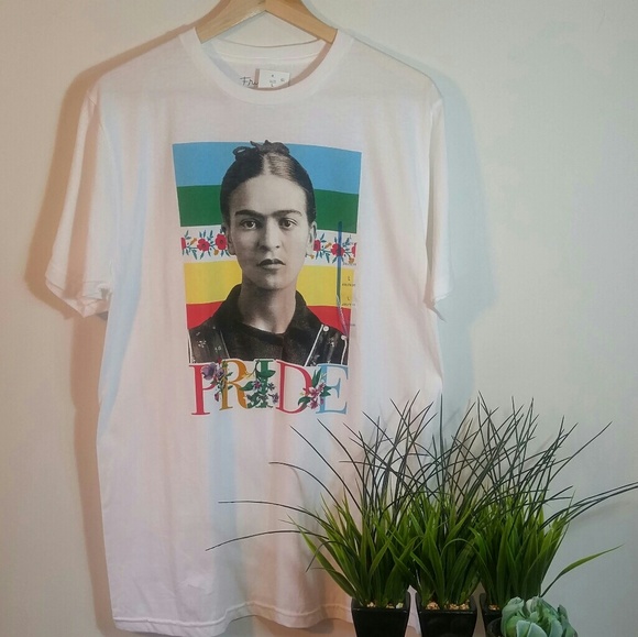 IML Tops - Frieda Kahlo Printed T-Shirt Unisex Size Large